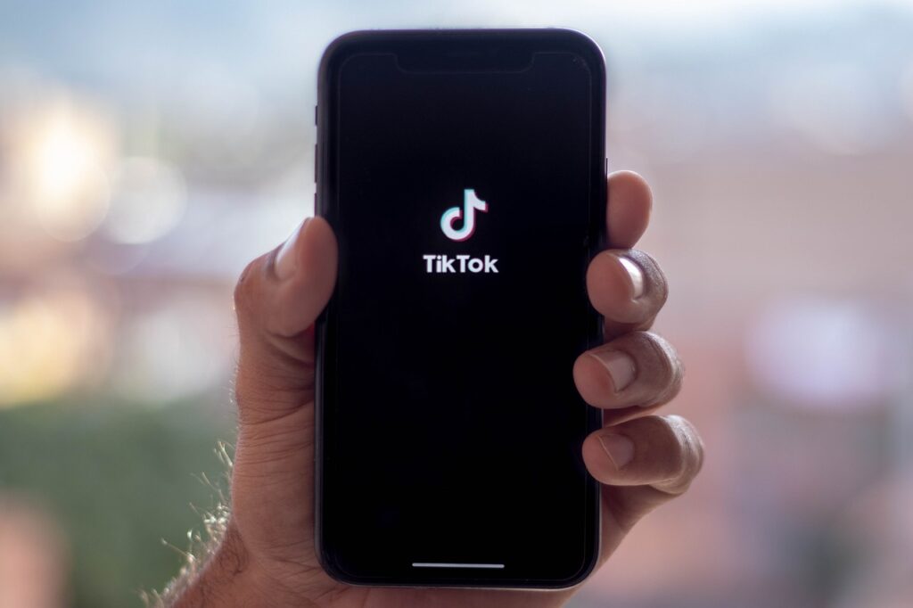 顔脂肪吸引をTikTokでバズさせる方法は？
