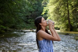 顔の脂肪吸引後のむくみと水分摂取量はどのくらいが理想？