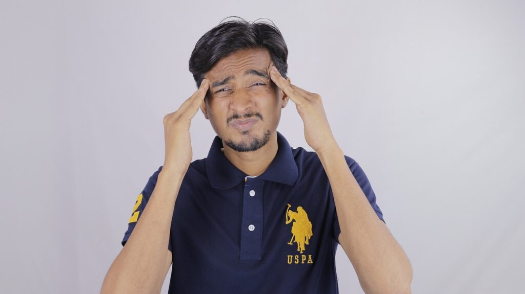 顔脂肪吸引後に寝るときの痛みを和らげる工夫は？