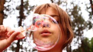 顔脂肪吸引にマスクは向き不向きの時代なのか？