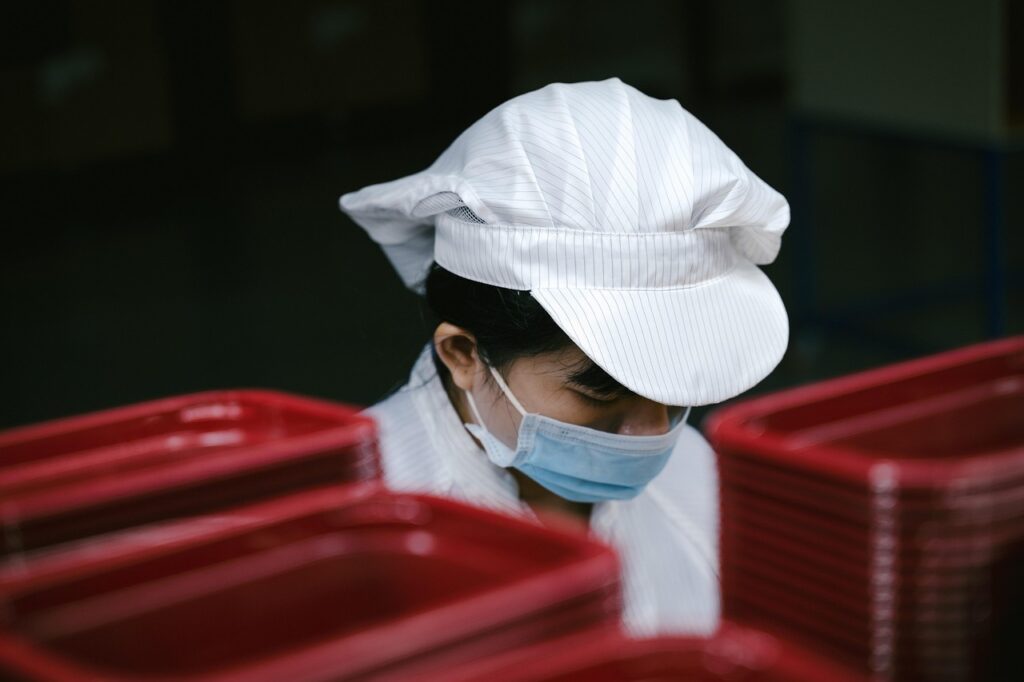顔脂肪吸引後のマスク着用時に紐の圧迫に気をつけるべき理由は？