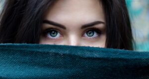 顔脂肪吸引で眉毛デザインを変えるタイミングはいつがベスト？