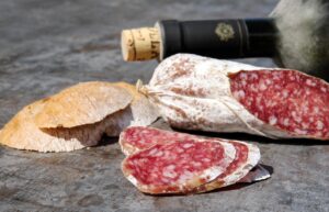 顔の脂肪吸引後に食事で気をつけることは？塩分や水分について知っておくべきこと